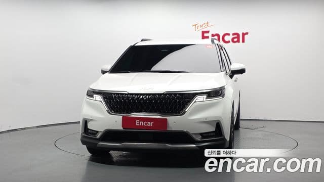 Kia Carnival 2023 — ფოტო 3/20