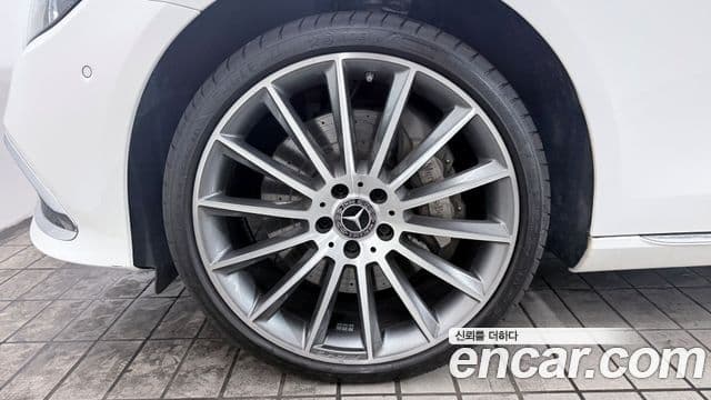 Mercedes-Benz E-Class 2023 — ფოტო 4/20