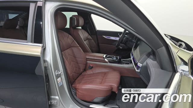 BMW 7 Series 2023 — Photo 33/36
