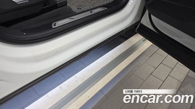 Volkswagen Touareg 2021 — Photo 3/32