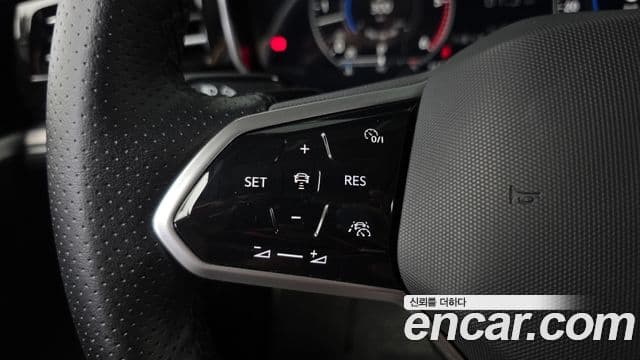 Volkswagen Touareg 2021 — Photo 16/32