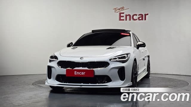 Kia Stinger 2022 — ფოტო 3/20