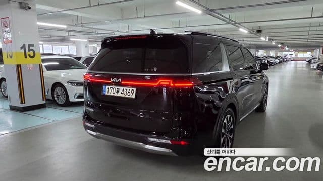 Kia Carnival 2023 — фото 4 из 19