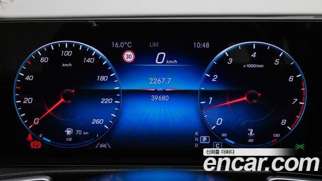 Mercedes-Benz GLB-Class 2023 — Фото 7/20