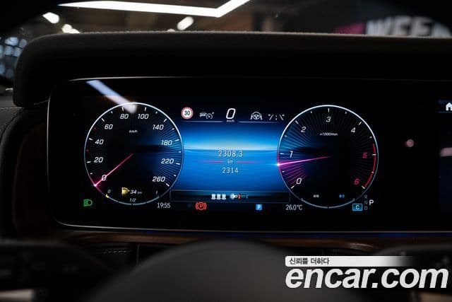 Mercedes-Benz G-Class 2026 — Photo 10/11