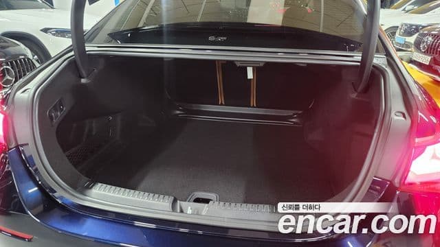 Mercedes-Benz E-Class 2025 — ფოტო 15/20
