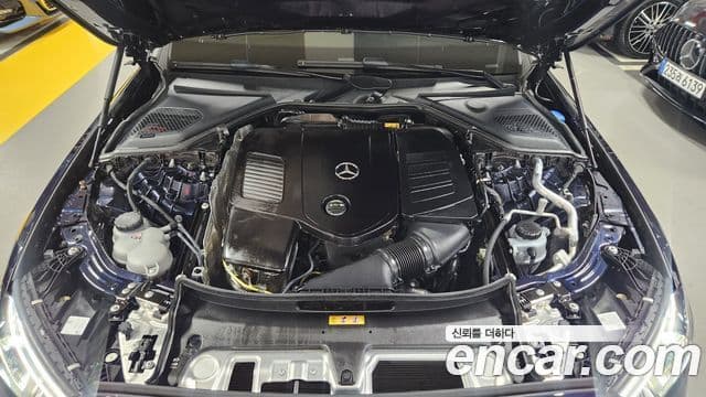 Mercedes-Benz E-Class 2025 — ფოტო 17/20