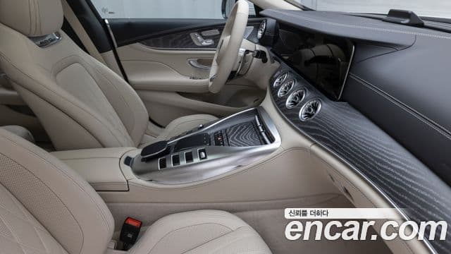 Mercedes-Benz AMG GT 2025 — Photo 11/20