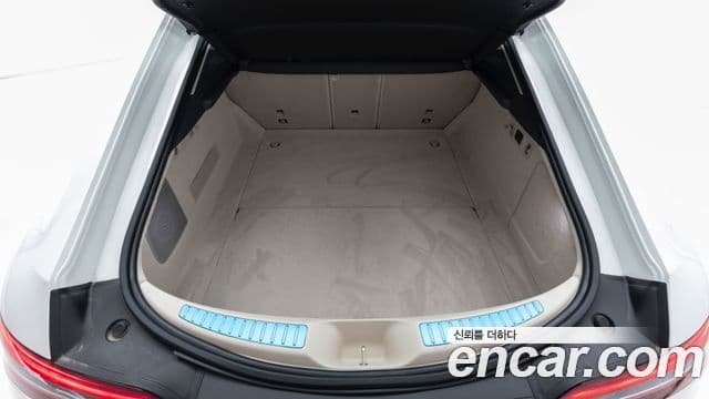 Mercedes-Benz AMG GT 2025 — Photo 19/20