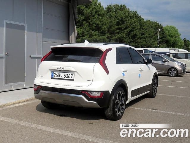 Kia Niro 2022 — Фото 3/19