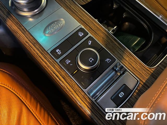 Land Rover Range Rover 2020 — Photo 14/19