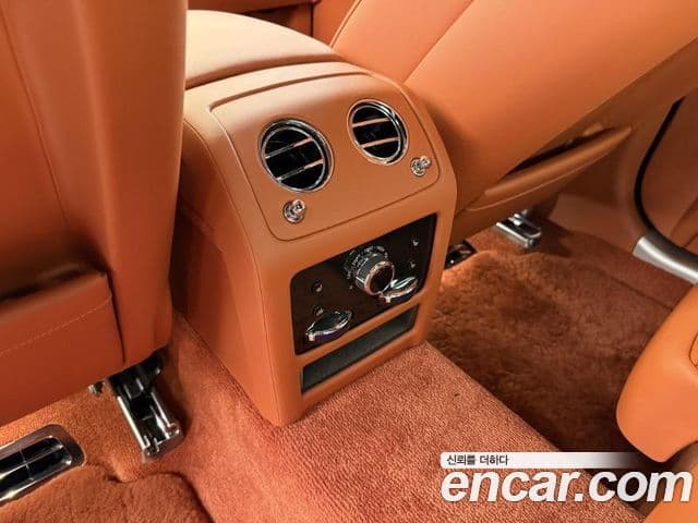 Rolls-Royce Ghost 2021 — ფოტო 7/19