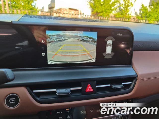 Kia Seltos 2024 — ფოტო 17/20