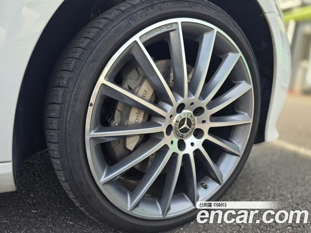 Mercedes-Benz E-Class 2023 — Фото 5/17