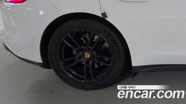 Porsche Panamera 2018 — Şəkil 5/18