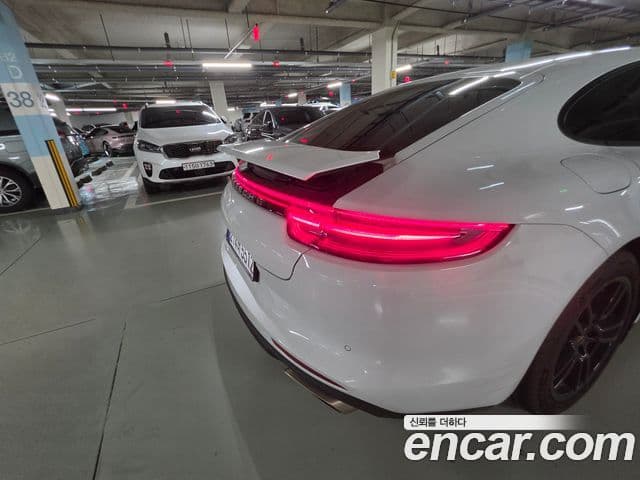 Porsche Panamera 2018 — Şəkil 14/18