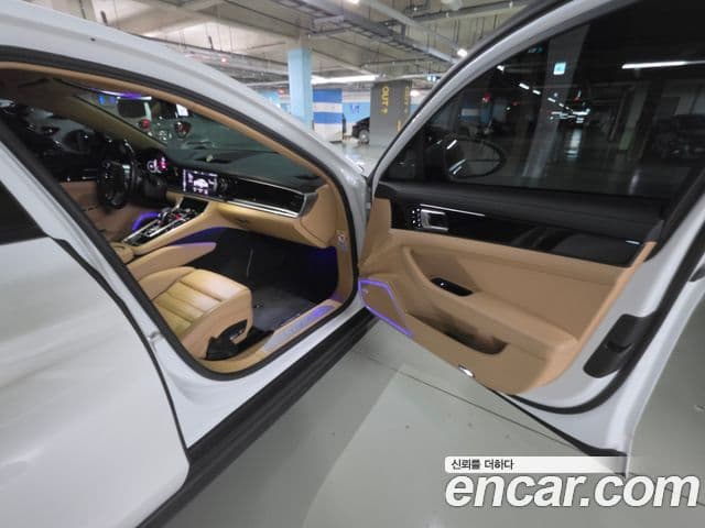 Porsche Panamera 2018 — Şəkil 15/18
