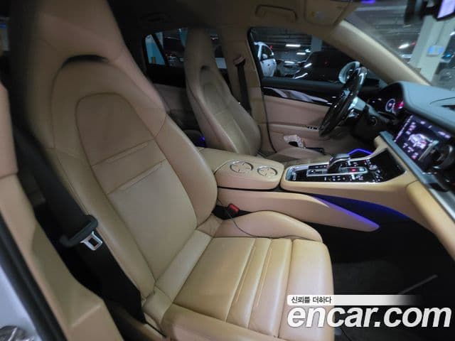 Porsche Panamera 2018 — Şəkil 16/18