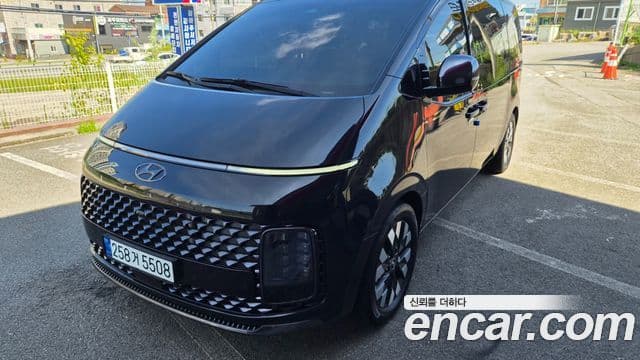 Hyundai Staria 2023 — ფოტო 20/20