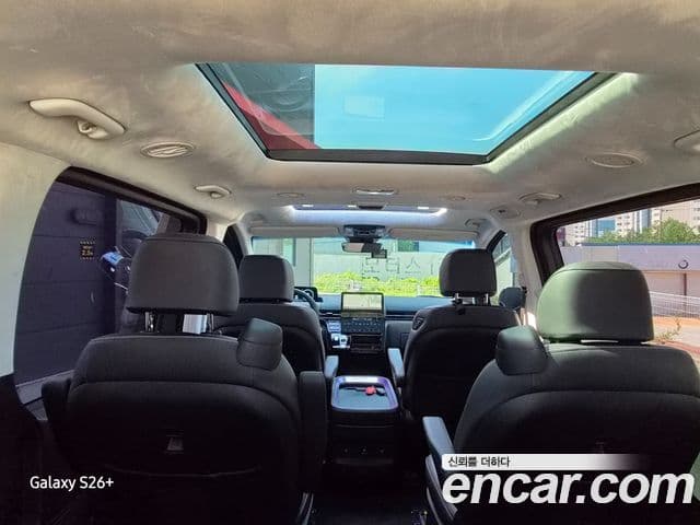 Hyundai Staria 2023 — ფოტო 9/20