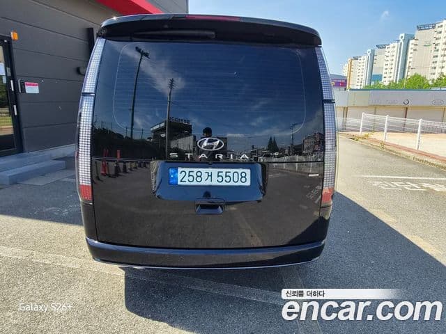 Hyundai Staria 2023 — ფოტო 7/20