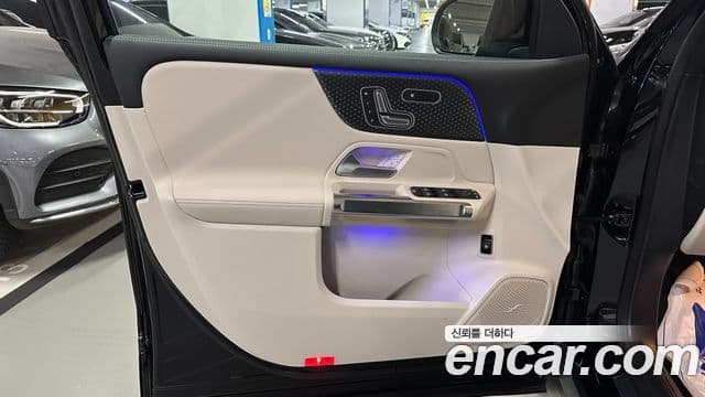 Mercedes-Benz EQB 2025 — ფოტო 2/20