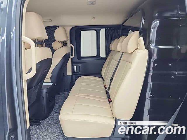 Hyundai Staria 2021 — ფოტო 12/20