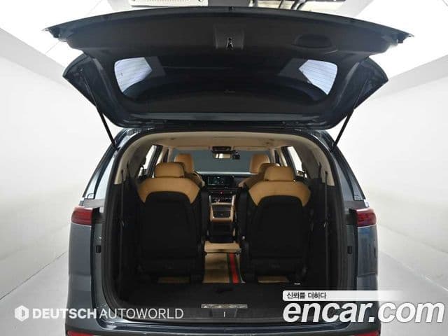 Kia Carnival 2021 — Şəkil 18/20