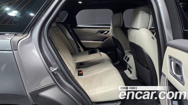 Land Rover Range Rover Velar 2019 — ფოტო 13/20