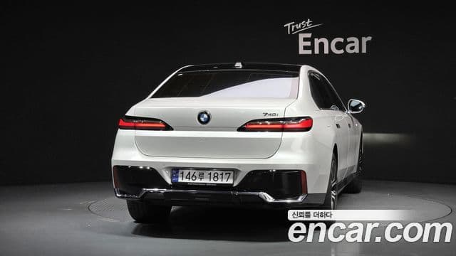 BMW 7 Series 2023 — ფოტო 3/20