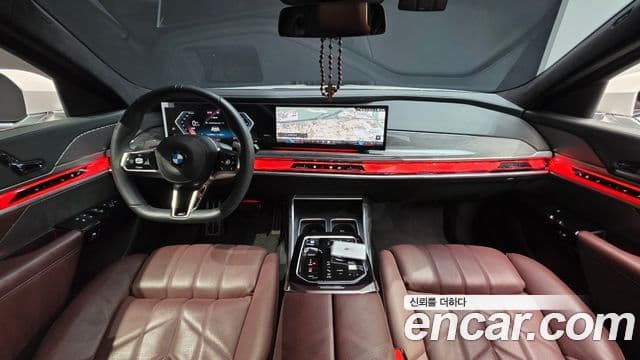 BMW 7 Series 2023 — ფოტო 9/20