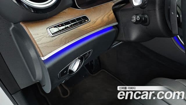 Mercedes-Benz E-Class 2020 — Фото 17/20