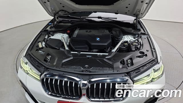 BMW 5 Series 2022 — фото 6 из 20