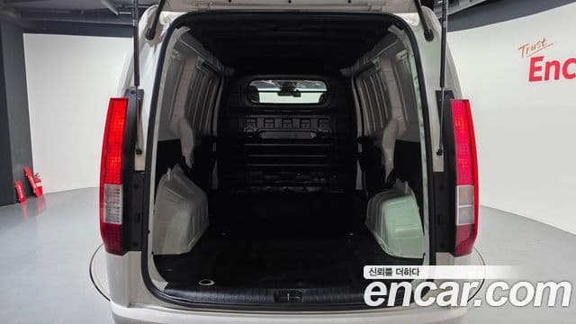 Hyundai Staria 2022 — фото 20 из 20