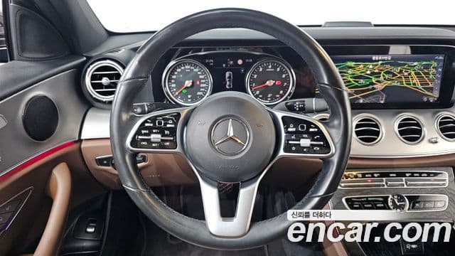 Mercedes-Benz E-Class 2020 — ფოტო 13/20