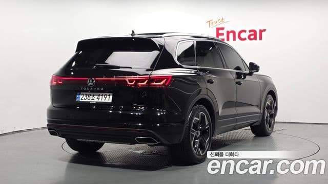 Volkswagen Touareg 2024 — Photo 1/20