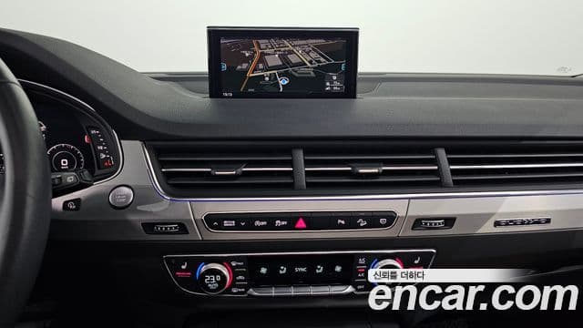 Audi Q7 2019 — Şəkil 12/20