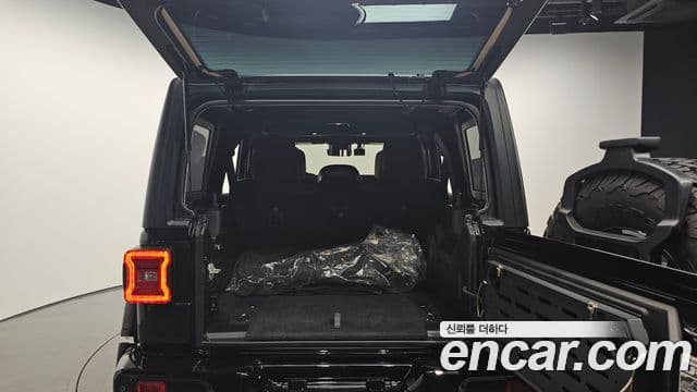 Jeep Wrangler 2025 — фото 20 из 20