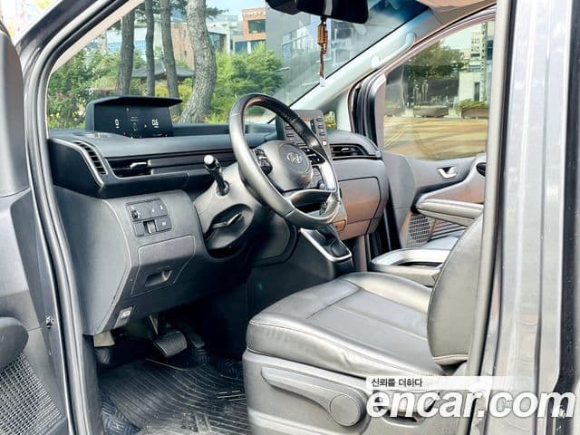 Hyundai Staria 2021 — ფოტო 10/14