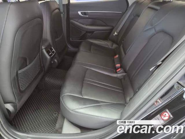 Hyundai Sonata 2022 — ფოტო 15/16