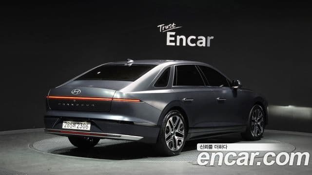 Hyundai Grandeur 2022 — ფოტო 2/20