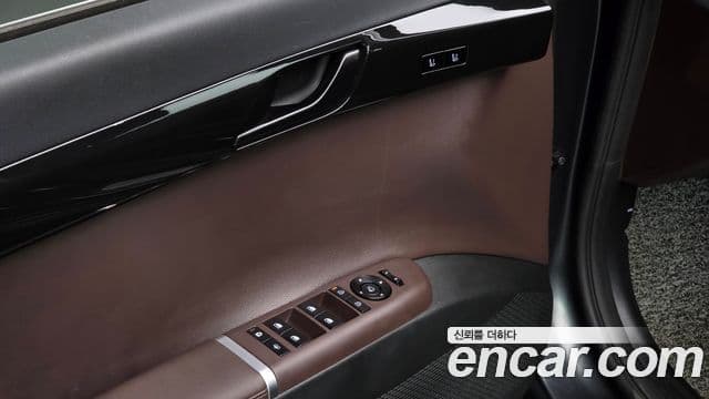 Hyundai Grandeur 2022 — ფოტო 16/20