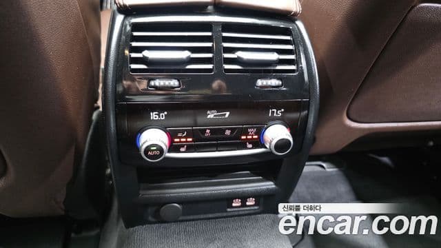 BMW 5 Series 2019 — фото 20 из 20
