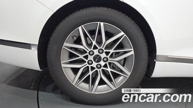 Genesis Electrified G80 2024 — фото 5 из 20