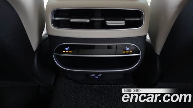 Genesis GV70 2023 — ფოტო 19/20