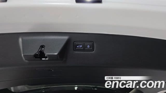 Hyundai Santa Fe 2023 — Şəkil 16/20