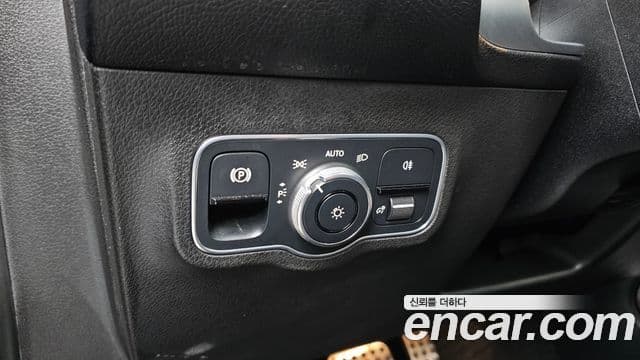 Mercedes-Benz GLB-Class 2020 — Şəkil 17/20