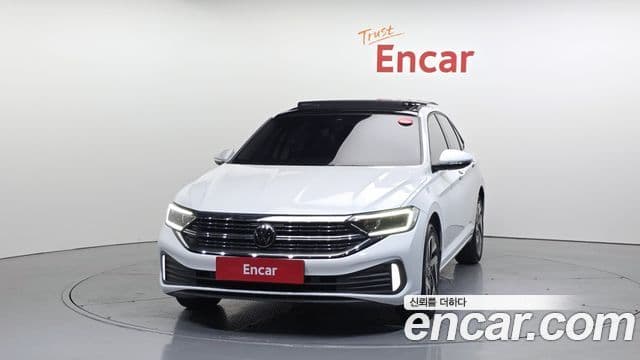 Volkswagen Jetta 2022 — ფოტო 3/20
