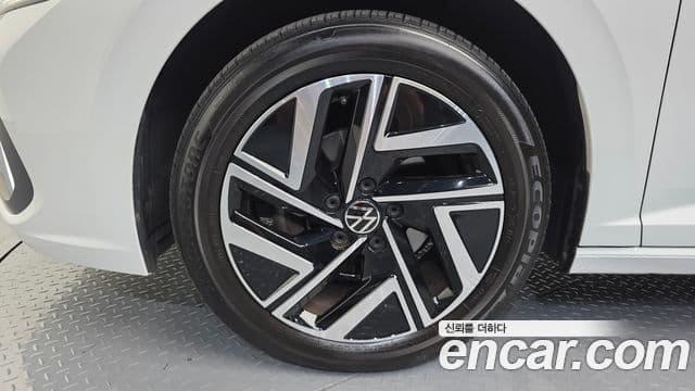 Volkswagen Jetta 2022 — ფოტო 5/20