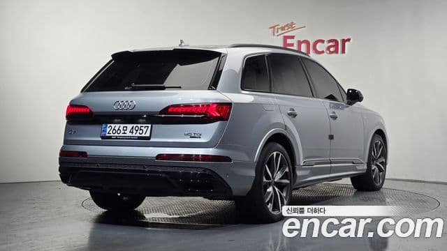 Audi Q7 2023 — ფოტო 1/20